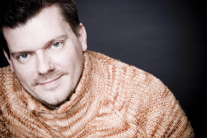 Beekman---Portrait-im-Pullover-(c)-Marco-Borggreve